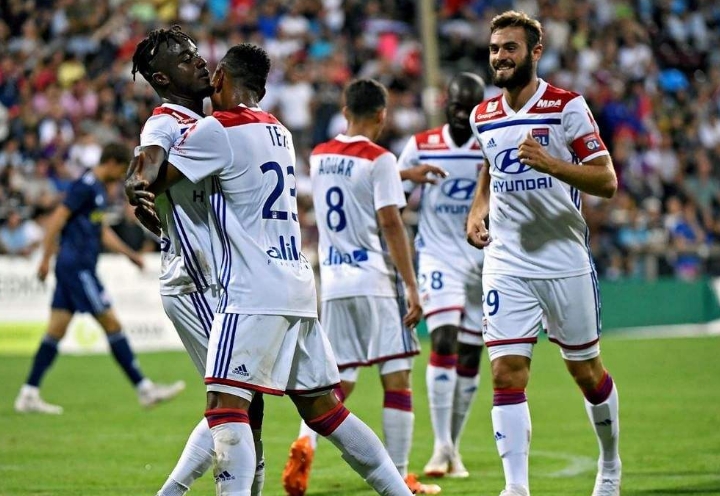 法国杯1/4决赛：里昂VS斯特拉斯堡，针锋相对谁能问鼎胜利？